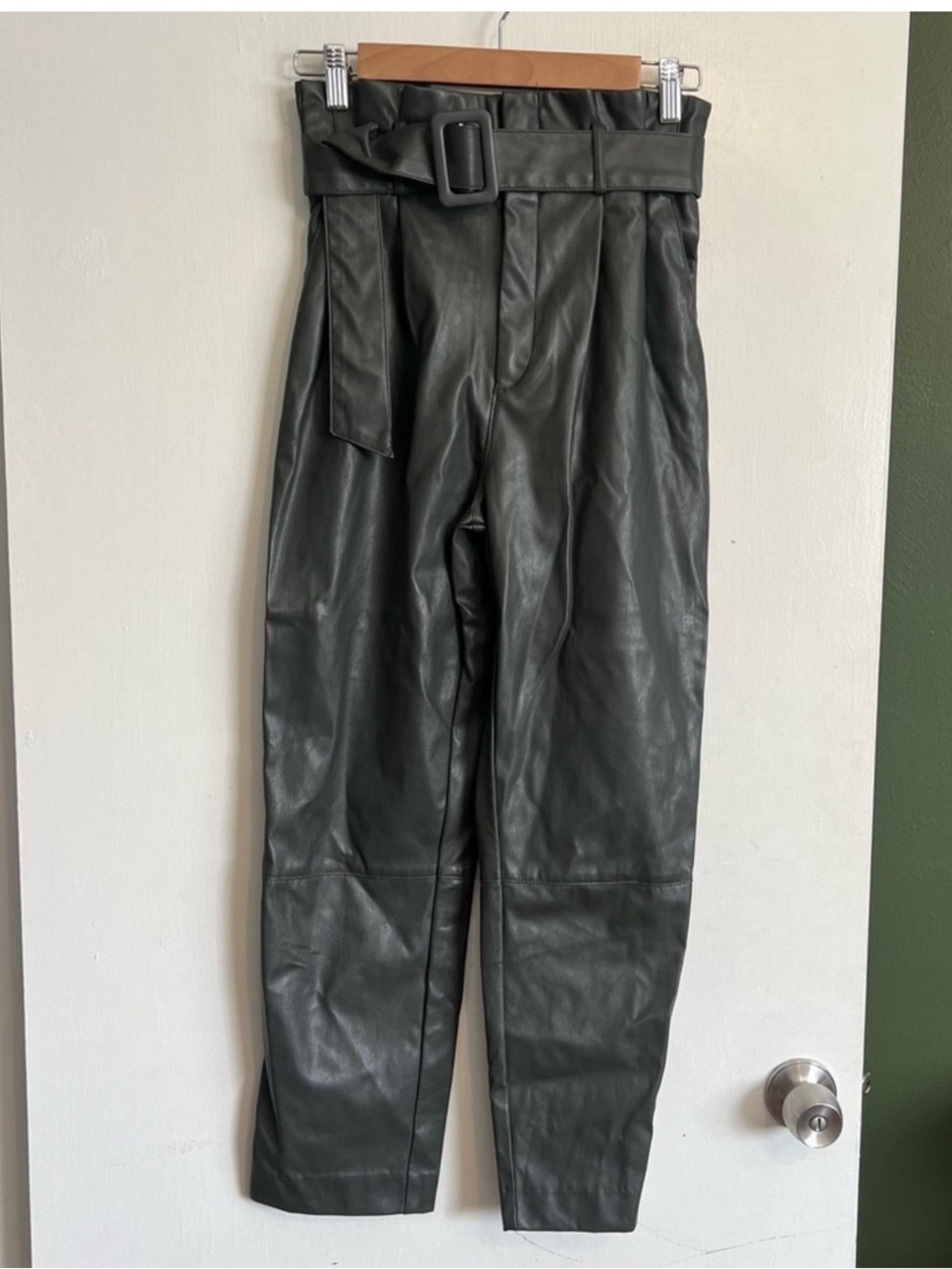 H&M dark green high rise belted faux leather paperbag pants size 2